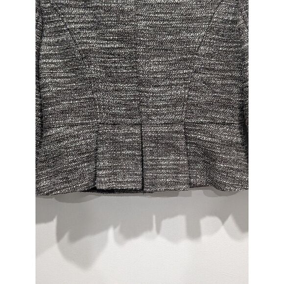 Ann Taylor Gray & White Boucle Wool Blend Blazer & Mini Skirt Suit Set, 8/8P - Picture 7 of 13